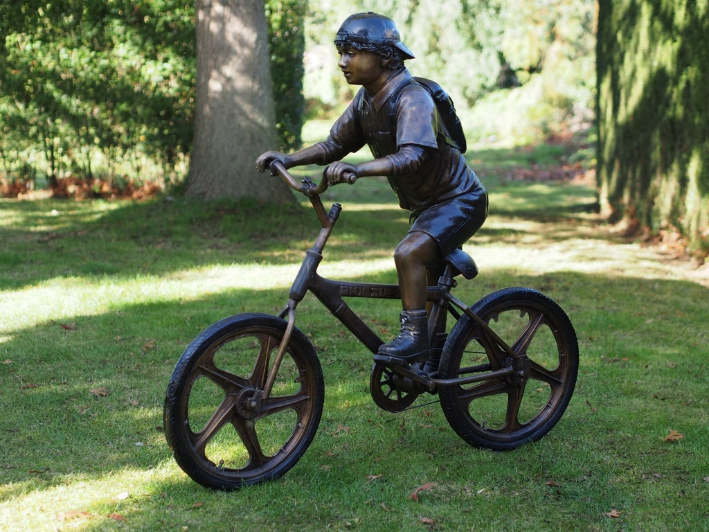 Bronzen beeld fietser