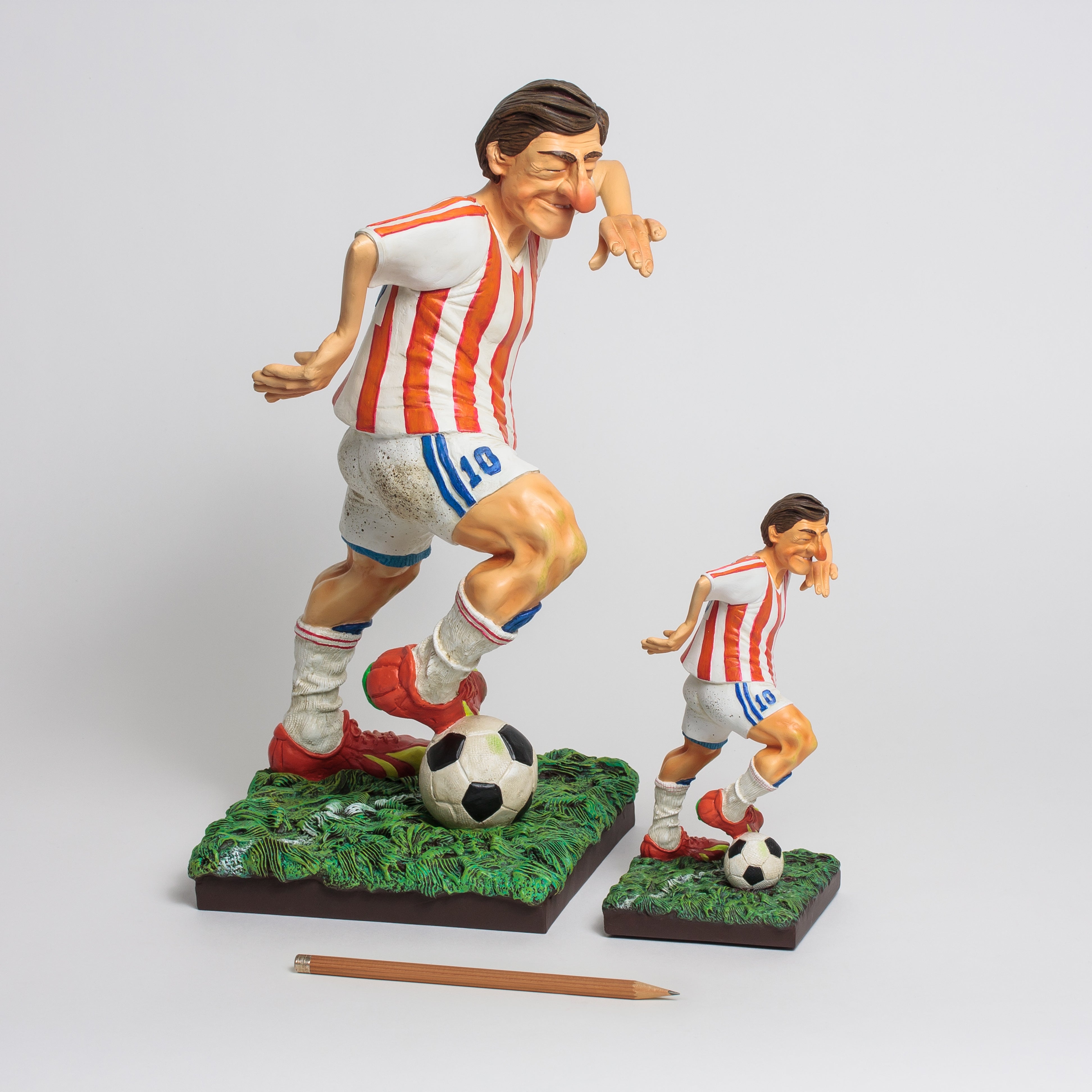 The Football / Soccer Player - Le Joueur de Football - GardenArts