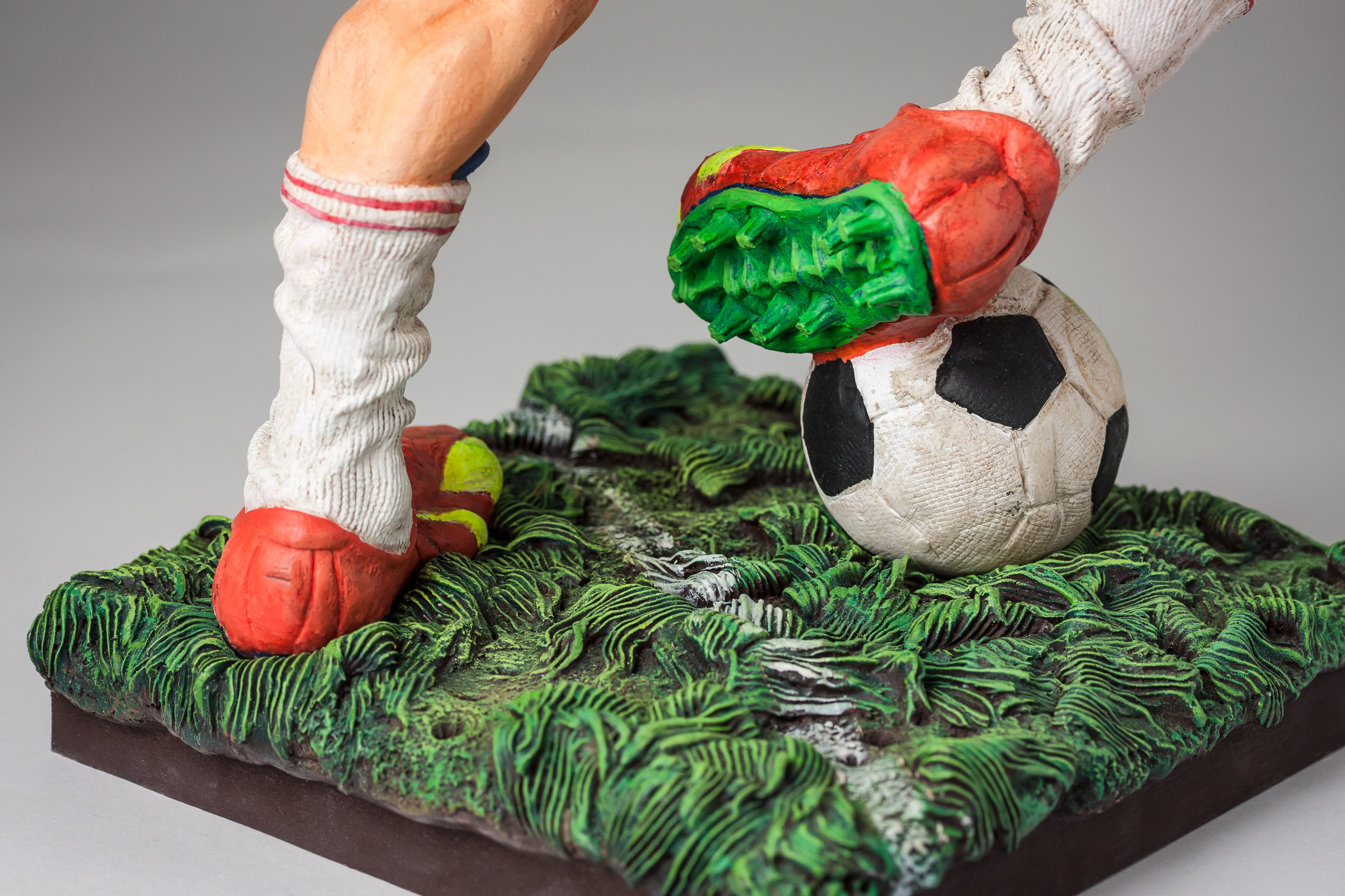 The Football / Soccer Player - Le Joueur de Football - GardenArts