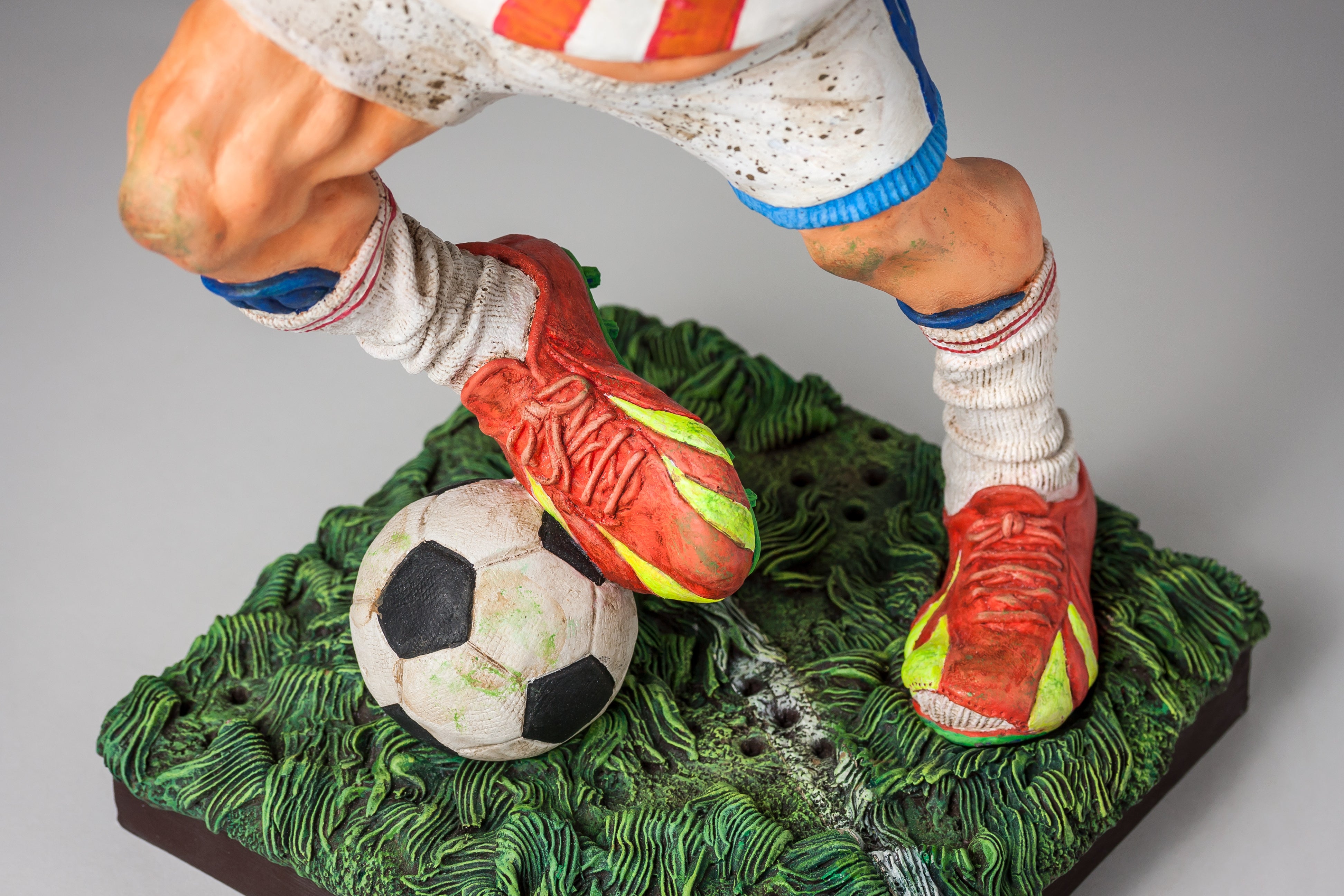 The Football / Soccer Player - Le Joueur de Football - GardenArts